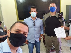 Entidades entregam documento ao BPM para estratégia do Ronda no Bairro
