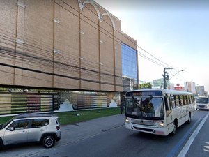Homem é preso após furtar peças de picanha e refrigerante em supermercado