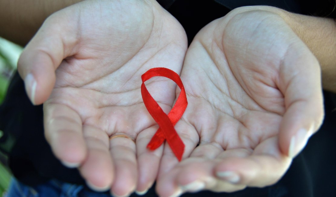 Jovens lideram casos de Aids em Alagoas este ano, aponta Ministério da Saúde