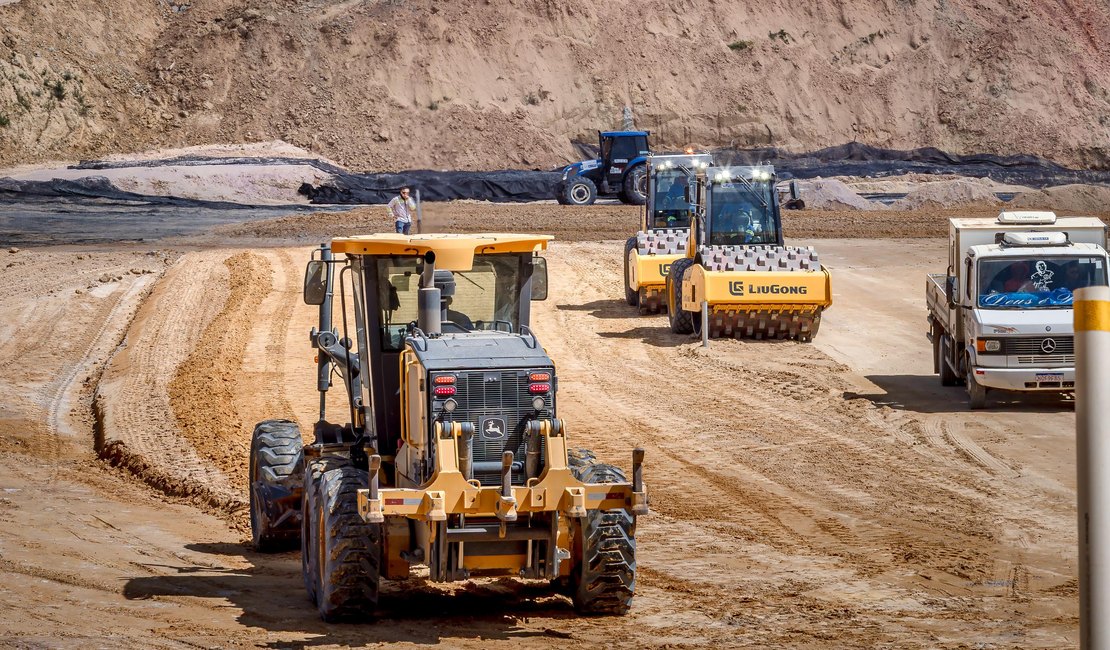 Primeiro trecho da rodovia da AL-102 atinge 80% das obras