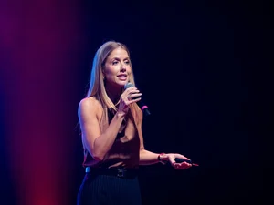 Gabriela Prioli conecta gestão pública e diálogo na Feira dos Municípios