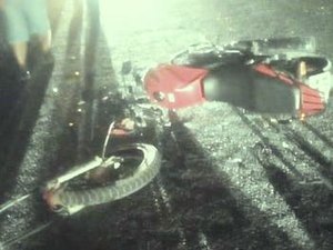 Motociclista morre após se envolver em acidente com caminhão no Sertão