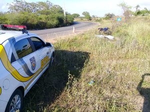 Acidente deixa um morto e outro ferido em curva da AL-115