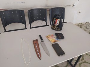 Adolescente acusado de furtar cartão e fazer compras é detido em Arapiraca