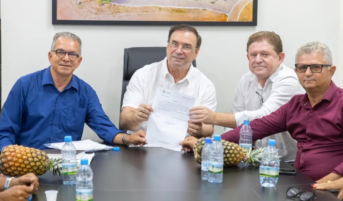 Prefeitura de Arapiraca firma convênios com associações e anuncia R$ 1,5 milhão para o PAA