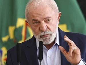 Lula finaliza plano aos setores afetados por tarifaço de Trump