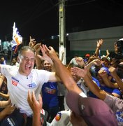 Mais de 5 mil pessoas fazem festa para receber Renan Filho em Olho d’Água das Flores