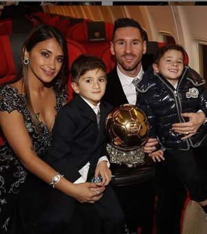 Filho de Messi vibra muito e rouba a cena de Bola de Ouro com vitória do pai