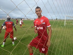 Atacante Jônata é negociado pelo CRB com o Estoril e vai para Portugal