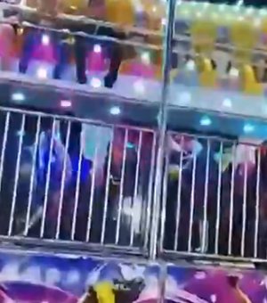 Jovem fica ferido após ser atingido por brinquedo de parque de diversões em Garanhuns