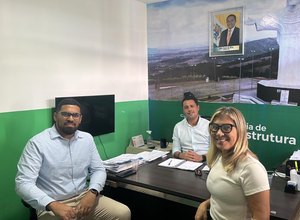 Integrantes do Comitê de Inovação do município apresentam projetos para a Secretaria de Infraestrutura
