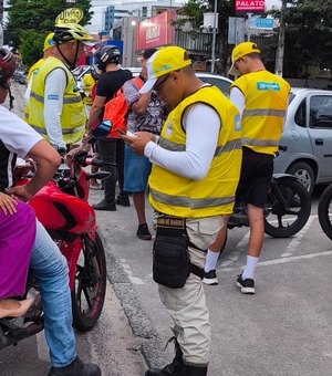 Ronda no Bairro apreende drogas e balança de precisão em abordagem na Cruz das Almas