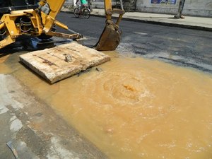 [Vídeo] Acidente provoca alagamento em Arapiraca