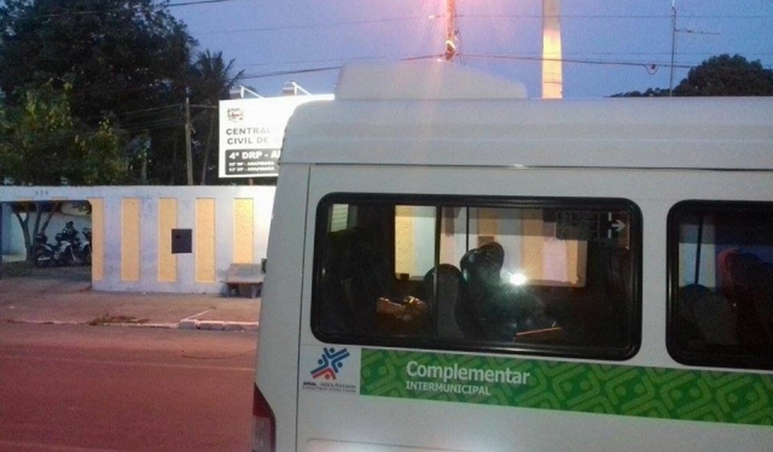 Passageiros de van sofrem arrastão na AL-220