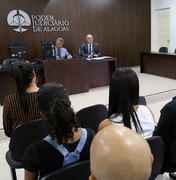 ?Tourinho visita comarcas do Litoral Norte e dialoga com juízes e servidores