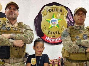 [Vídeo] Policiais civis participam de aniversário de menina que sonha em ser delegada