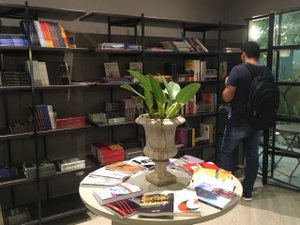 Uneal inaugura a EdUneal Livraria Café