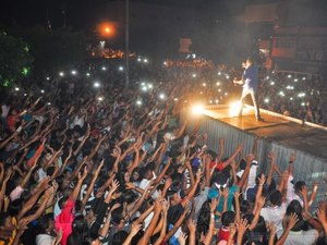 Show do cantor Tony Allisson agitou a cidade de São José da Tapera neste fim de semana