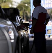 Preço médio da gasolina comum se estabiliza na capital