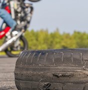 Mulher é autuada por entregar motocicleta a sobrinho de 16 anos em Feira Grande