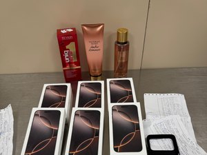 Homem é preso com 6 iPhones 16 Pro Max e Apple Watches por descaminho em aeroporto de AL