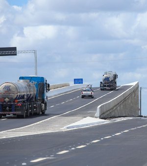 Renan Filho inaugura viaduto de Porto Real do Colégio e duplicação de trechos da BR-101/AL