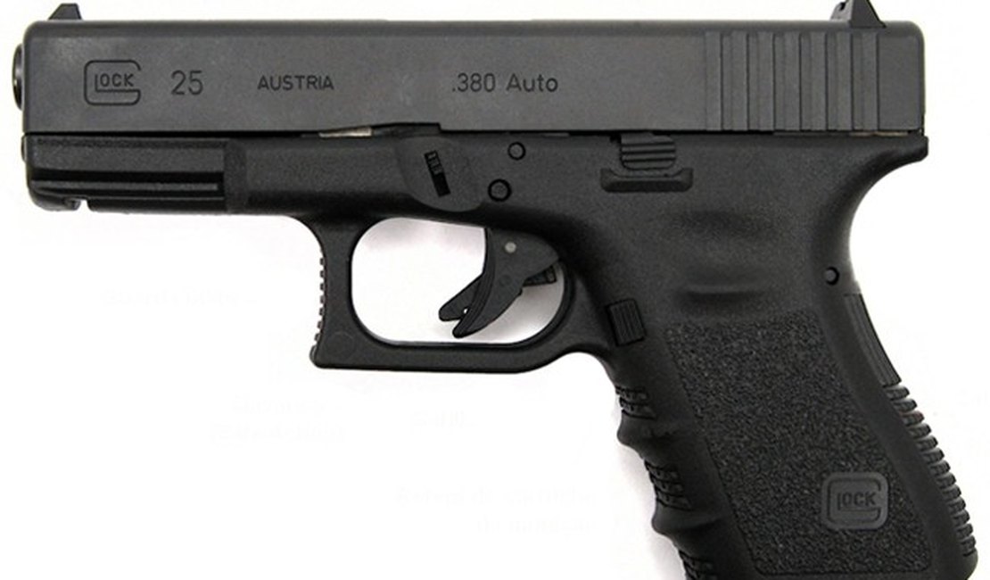 Mulher esconde arma de companheiro para evitar ataque e homem acaba em Maceió