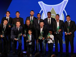 Corinthians domina prêmio dos melhores do Brasileirão da CBF