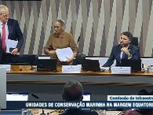 Marina Silva abandona sessão após senador afirmar que a ministra não merecia respeito