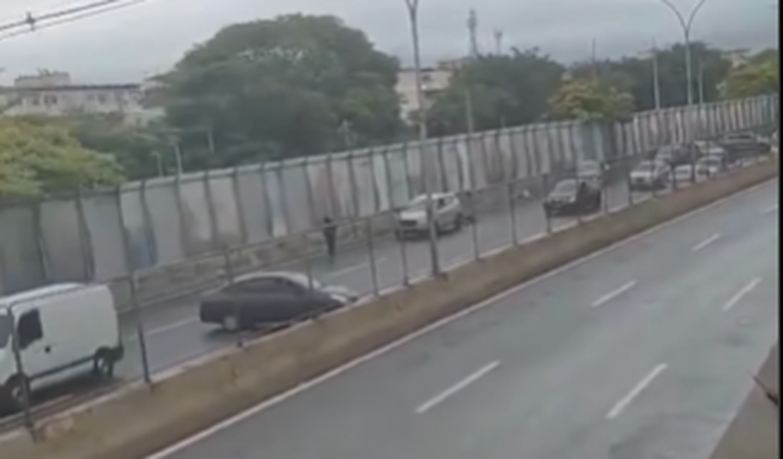 Passageira de aplicativo morre após confronto na Linha Amarela, no Rio