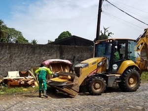 Prefeitura de Maceió realiza força-tarefa na limpeza de locais afetados pelas chuvas