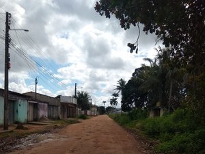 Dupla armada rende mãe e filha e rouba celular, bolsa, dinheiro e documentos de vítimas