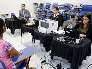 ?Mutirão da Justiça realiza 15 júris ao mesmo tempo em faculdade de Maceió