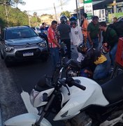 Colisão entre moto e carro deixa homem gravemente ferido em acidente no bairro do Feitosa