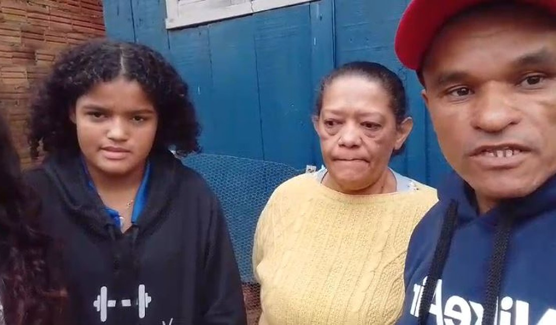 [Vídeo] Família atingida por tragédia climática no RS pede ajuda para retornar a cidade natal em AL