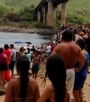 Bombeiros procuram jovem que caiu no Rio São Francisco quando tentava tirar fotos em pedras