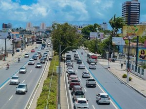 Motoristas de aplicativo são autorizados a usar Faixa Azul em Maceió