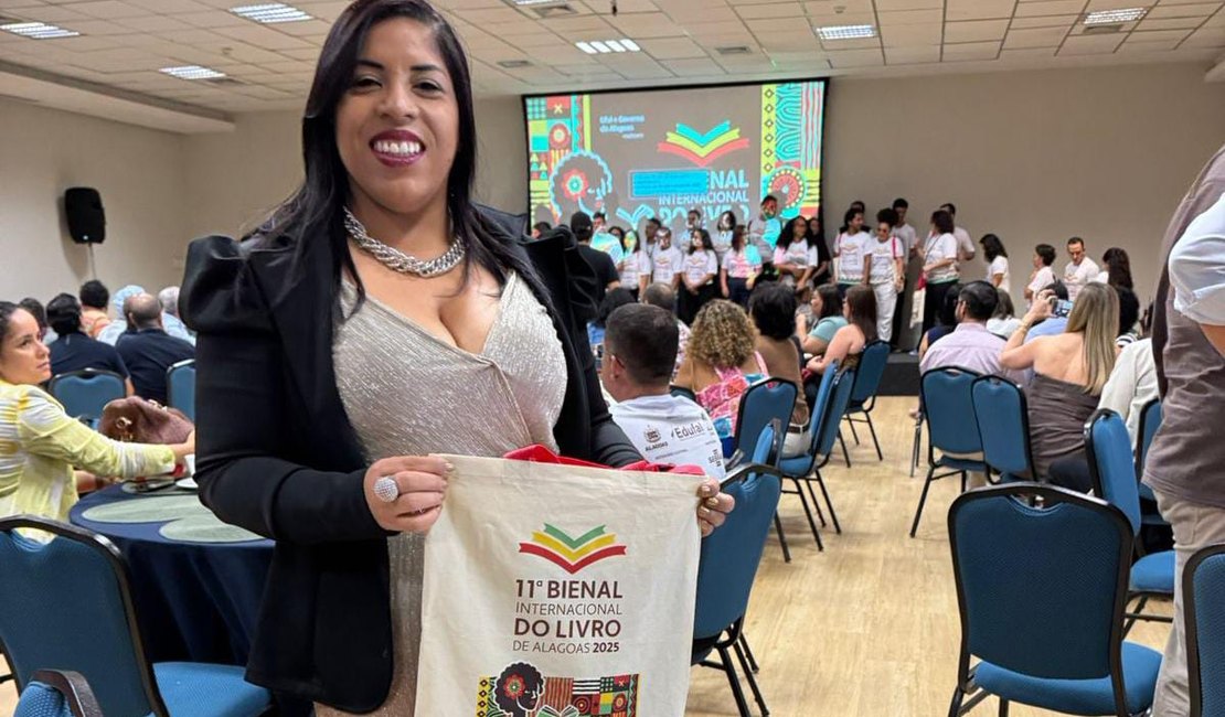 Escritora arapiraquense Carla Emanuele será homenageada na Bienal Internacional de Alagoas