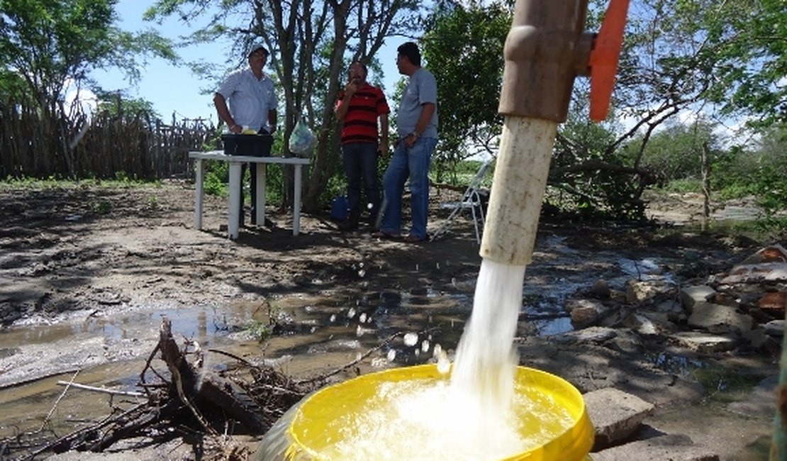 Estado entrega 600 cisternas, em Inhapi, nesta quarta-feira