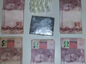 Jovens são presos com maconha e cocaína