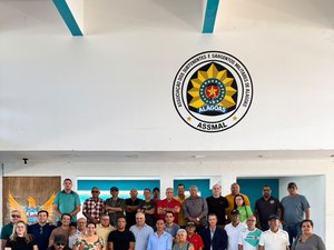Alfredo Gaspar reforça apoio às forças policiais em reunião com militares
