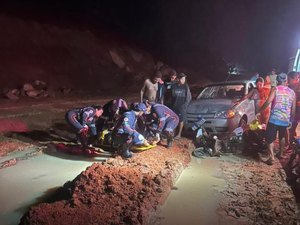 Colisão entre carro e moto deixa dois feridos na BR-101 em Joaquim Gomes