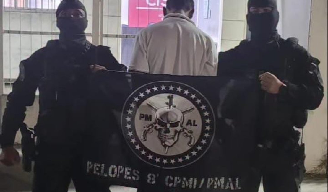 Jovem de 18 anos é preso com arma e drogas em São Luís do Quitunde