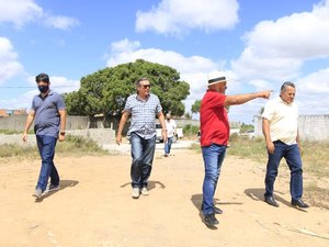 São Sebastião finaliza negociação para a chegada de fábrica de cerâmica no município