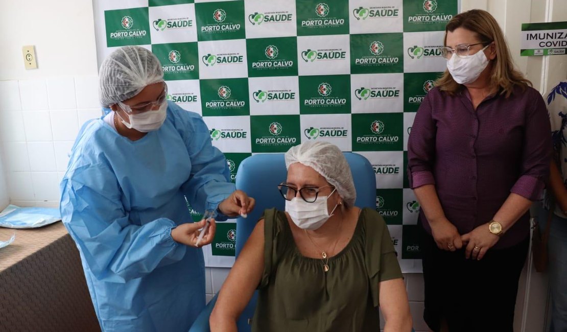 Porto Calvo começa vacinar professores de 40 anos