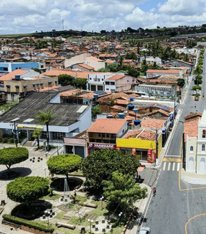 MPAL questiona contrato de R$ 450 mil para palestra em Feira Grande e pede ressarcimento