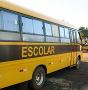 Ônibus que fazia transporte escolar é assaltado