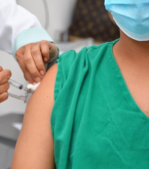 Quase 11% da população de Alagoas não tomou nenhuma dose da vacina contra Covid-19, alerta Sesau