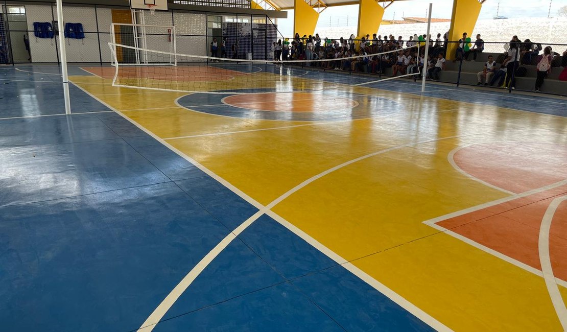 [Vídeo] Luciano Barbosa inaugura ginásio poliesportivo em escola do Cangandu, zona rural de Arapiraca