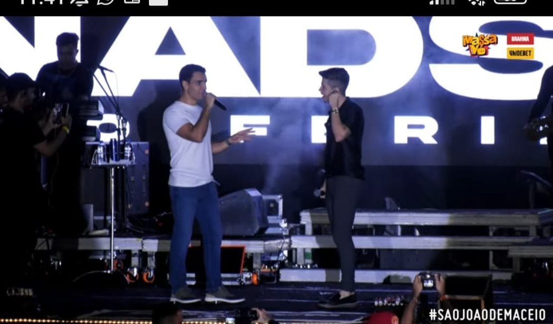“Quando a gente entra na parada é para ganhar, viu”, diz JHC durante show em Jaraguá